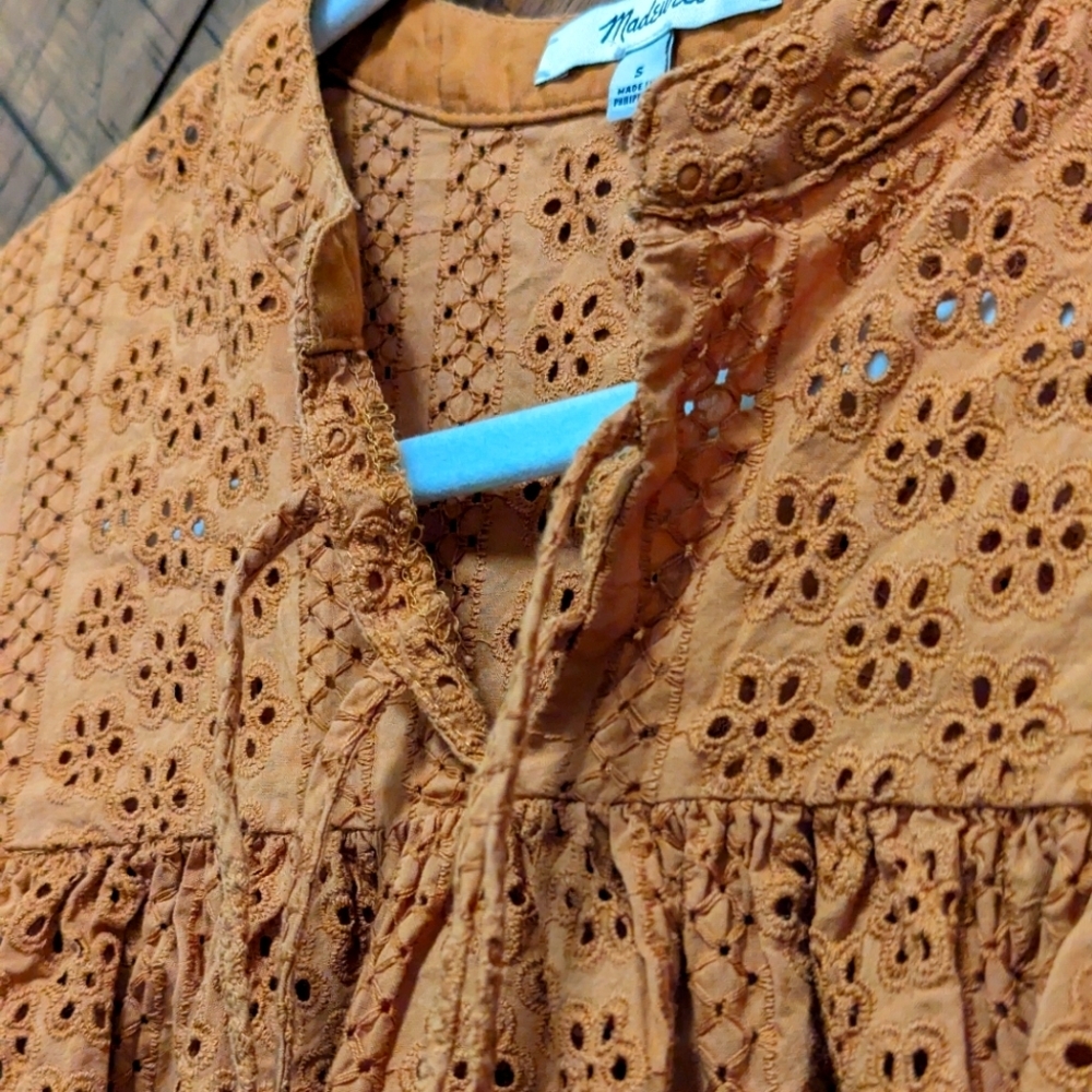 Madewell eyelet peasant top in sweet potato - Picture 5 of 6